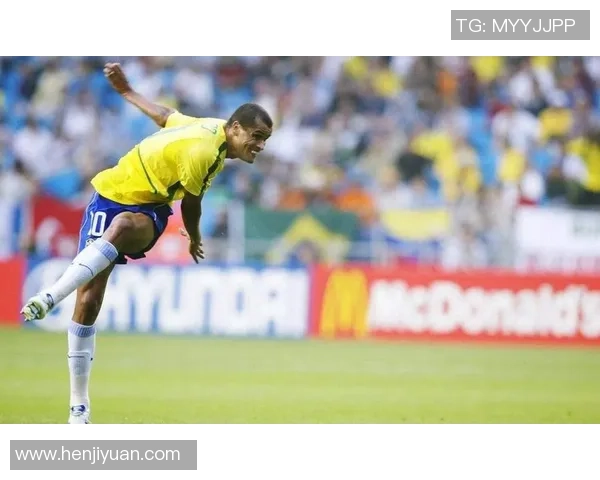 《走近足坛传奇人物：全面解析全球足球巨星的成长与成就》