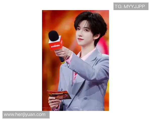 贺峻霖心目中的足球偶像是谁他对足球明星的热爱与追求